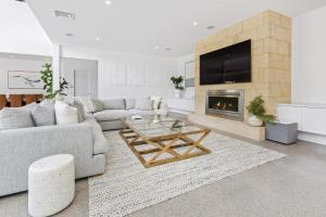 Opulence on Olive - Resort Luxury In Blairgowrie, Opposite Yacht Club