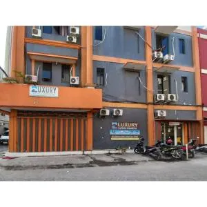 RedDoorz at Luxury Homestay near Kantor Regional II BKN Surabaya - Sawotratap