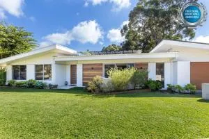 Bay Gem - Pet Friendly with Spa - Callala Bay