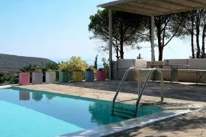 Hippie Bay Retreat - Dhaskalión