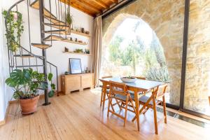 1927 Heritage House - Indoor Garden , Old City