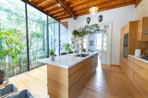 1927 Heritage House - Indoor Garden , Old City