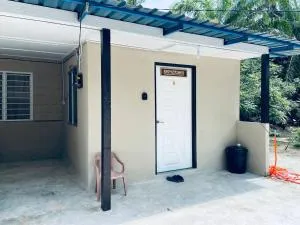 Inap Desa R'Sawit Pintu B - Kampong Sungai Leman