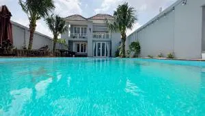 Flora Beach Front Villa - Tiến Thành