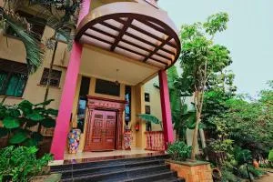 Shine Country Resort Hotel - Bwebajja