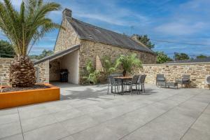 Maisons de vacances Le Logis de la Pierre Bleue - Maison avec piscine : photos des chambres