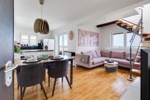 Spacious two bedroom apartment with roof terrace, Borik