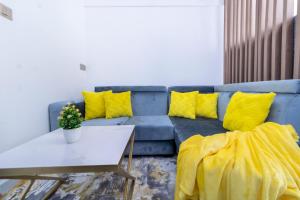 Zurina Studio Apartment