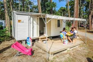Campings Camping Village Le Vieux Port***** : Mobile Home Eco 4 Personnes