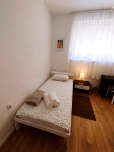 Apartment "Central Sun" with Balcony and Park View