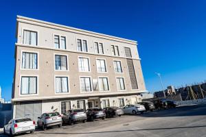 Luxurious two-bedroom Apartment Alqerwan