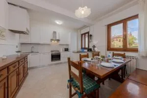 Gate2-MarcoPoloAirport-2 camere da letto-Wifi-Netflix-15' da Venezia - Tessera