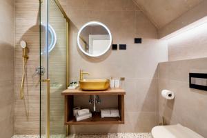 La Riva Luxury Rooms