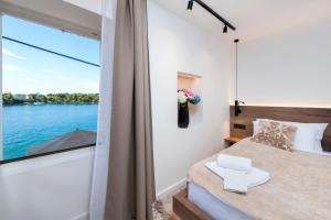 La Riva Luxury Rooms
