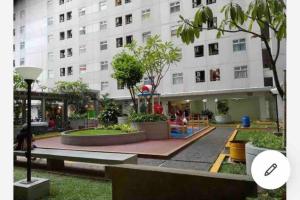 2BR KRL access with Netflix, Kalibata City