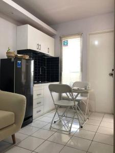 2BR KRL access with Netflix, Kalibata City