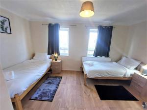 London Zone 2, Spacious 3 Bedroom House