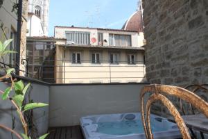 Michelangelo - Suite with Private Jacuzzi® with partial Duomo View