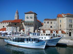 Villa with heated pool, Trogir