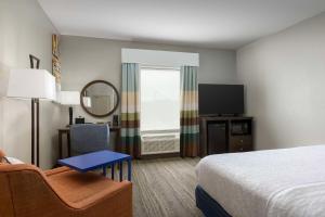 King Room with King Bed - Non-Smoking room in Hampton Inn & Suites Huntsville Research Park Area