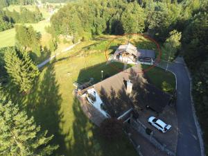 Počitniška hiška v gozdnem raju 