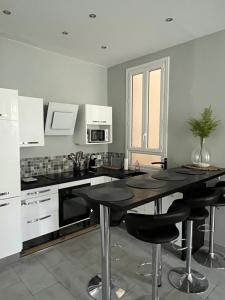 Plage des Catalans - Palais du Pharo - Vieux Port