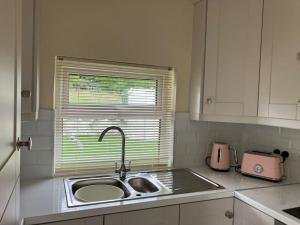 Whitethorn Cottage, Palmfield