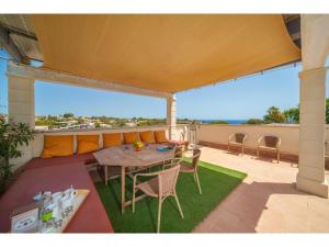 Apartment Penthouse Las Palmeras by Interhome