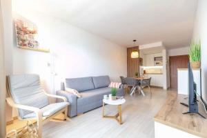 118 - Modern Beachfront Apartment