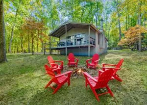 Spacious w Hot Tub, Fire Pit, Deck, Grill and WiFi - Baxter