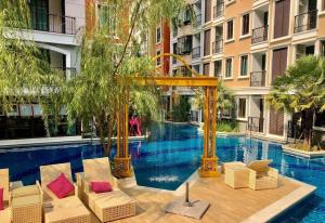 Espana condo resort pattaya by Nongying