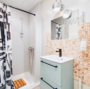 B&B / Chambres d'hotes Rent big room with breakfast free in old city : photos des chambres