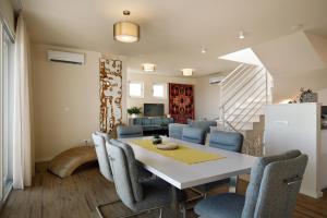 Private Seaside Jacuzzi Villa Anadea