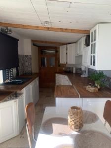 Maisons de vacances Charmant studio pour 2 personnes avec piscine Ideal pour une escapade relaxante : photos des chambres