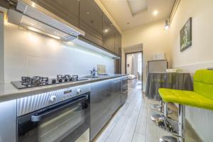 Eagle-eye downtown apartments by souperapartments