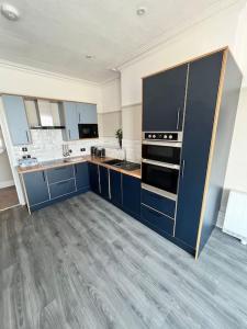 Stunning 2 Bedroom Ground Floor Sea View Apartment