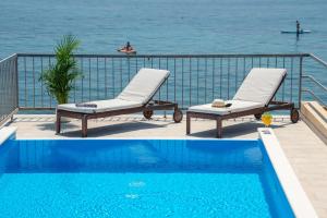 Beachvilla AdriaStone with Pool and Jacuzzi