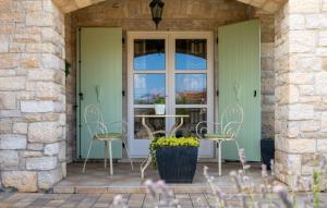 Beautiful Villa Mara with pool in Sv Lovrec