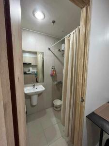 Olivias Staycation 1827