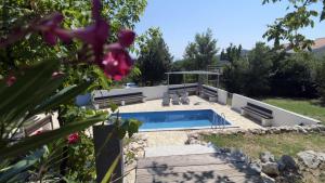 ARYVE® Boutique-Ferienvilla mit Meerblick, Pool und Design-Interieur in Bribir 