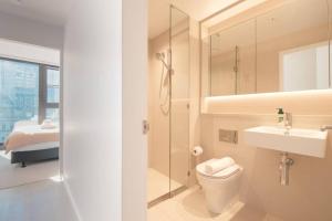 62D Fully Equipped 2BR Abnb Property, Perfect for a Local Experience in Melbourne with Free Parking