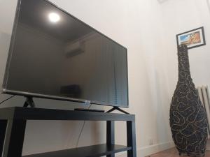Beauty apartment in the green, direct link with center