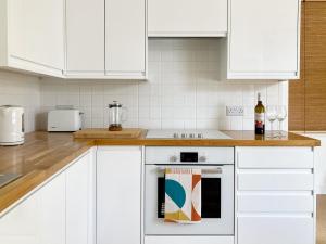 The Old Riverside School House Apt 3