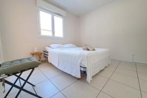 3BR in Cannes with Swimming Pool Terraces Parking & AC - BENAKEY