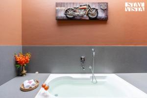 StayVista at Terracotta Skies with Courtyard & Pool