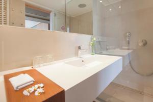 Junior Suite with Sea View and Balcony room in Hotel Dubrovnik Palace