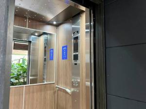 Outstanding and wide apartment with work station