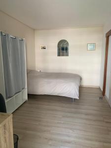 Calme et confort -chambre privée sej cuis SdB Sde 2wc sép parking