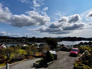 Fjord-View Retreat with Free Parking and Fast Internet