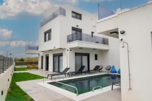 Elegant Stylish Villas with Shared Pool in Crete - 4hvězdičkové hotely ve městě Goúrnai